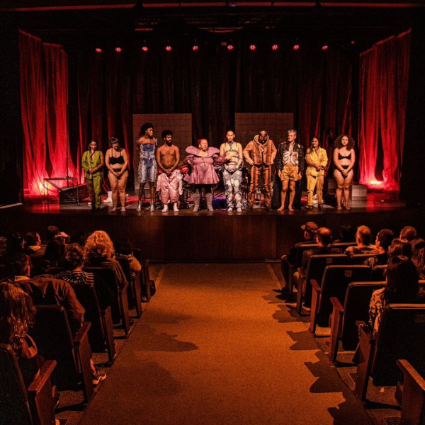 Escola Livre de Teatro recebe nova peça da Cênica de Rio Preto