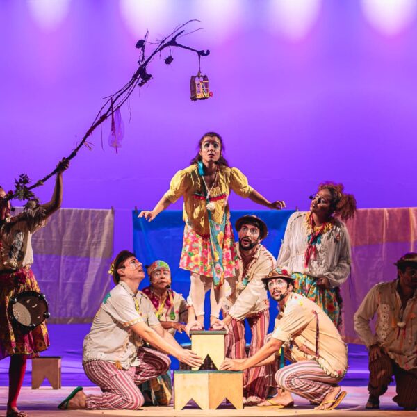 Identidade e pertencimento viram poesia no teatro para crianças